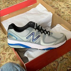 Men’s New Balance Running Course Tennis Shoe!
